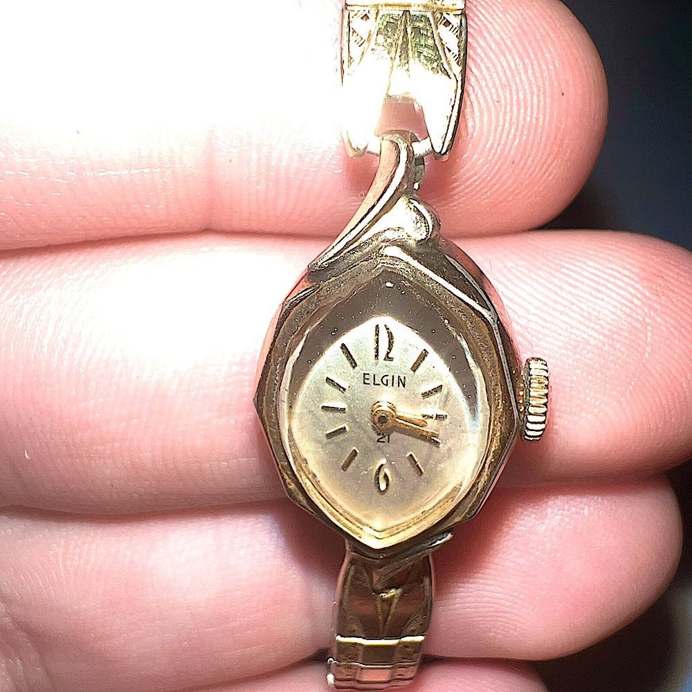 Vintage Women’s Elgin 21 10K Bezel Watch